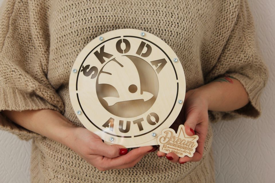 Krājkase apaļa ar automašīnas logotipu ŠKODA