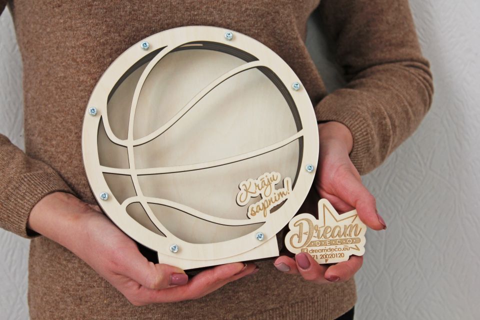 Krājkase basketbola bumbas formā ar gravējumu - Krāju sapnim!