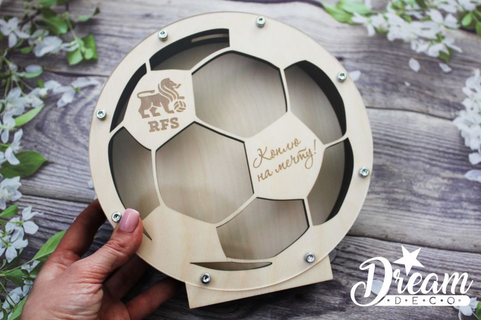 Krājkase futbola bumbas formā ar gravējumu un Jūsu logotipu - Коплю на мечту! 