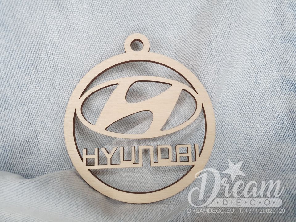   Automašīnas piekariņš ar Hyundai logotipu