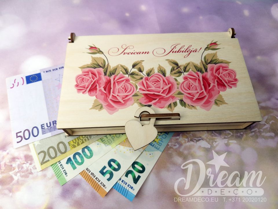 Деревянная коробочка для денег с цветами и надписью - Sveicam Jubilējā!