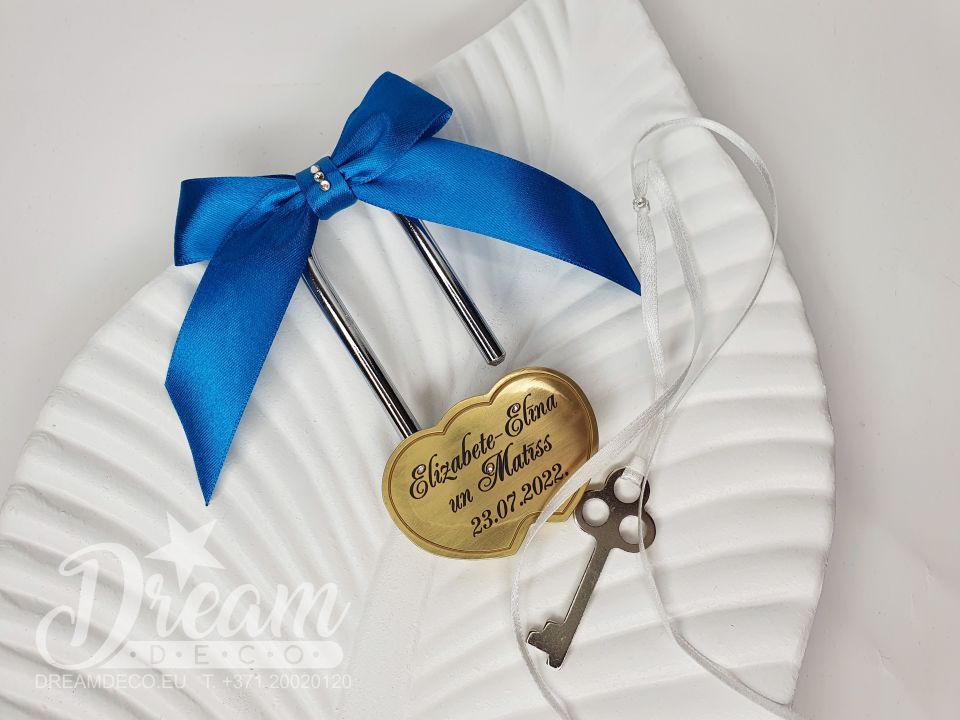 Замочек с гравировкой имен и даты свадьбы с декором бантик