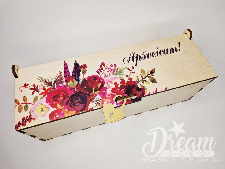 Деревянная коробка для подарочного вина/шампанского с картинкой и надписью "Apsveicam!"