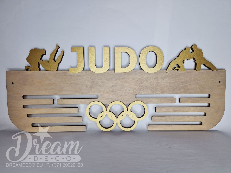 Medaļu turētājs ar sportistu figūrām - judo