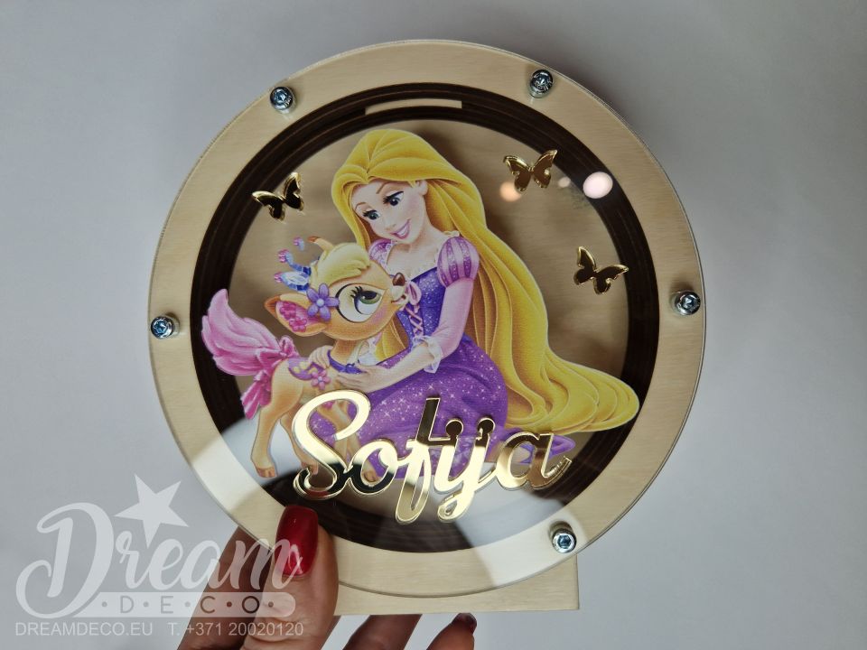 Koka krājkase ar krāsainu princeses attēlu un spoguļvārdu Sofija