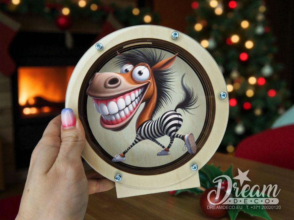 Krāsaina krājkase ar 2026. gada simbolu - Jautrs zirgs zebras kostīmā