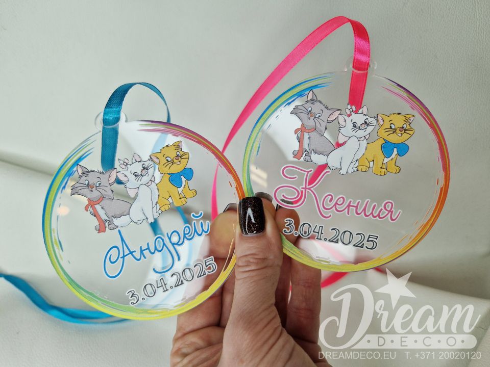 Personalizēta bērnu medaļa ar kaķīšiem un dzimšanas datumu