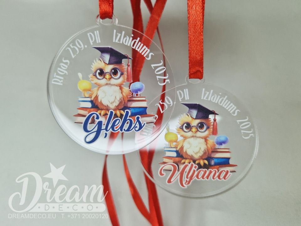 Medaļa ar bērna vārdu un pūci