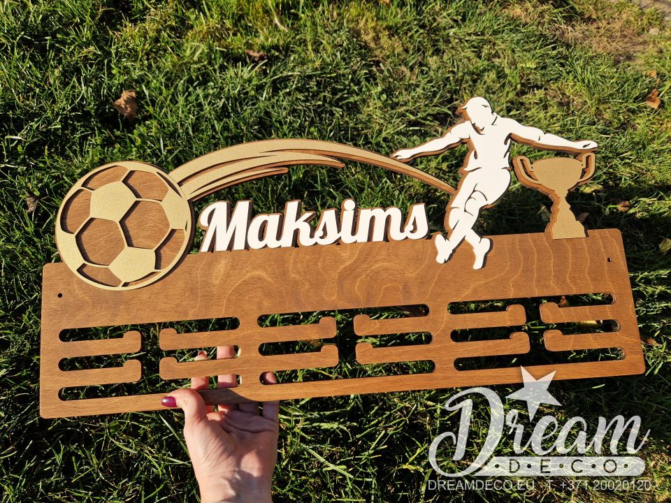 Именная медальница Maksims в подарок футболисту